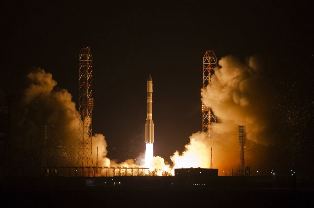 Ракета-носитель "Протон-М" была запущена с космодрома "Байконур" в ночь на 16 мая. ©REUTERS
