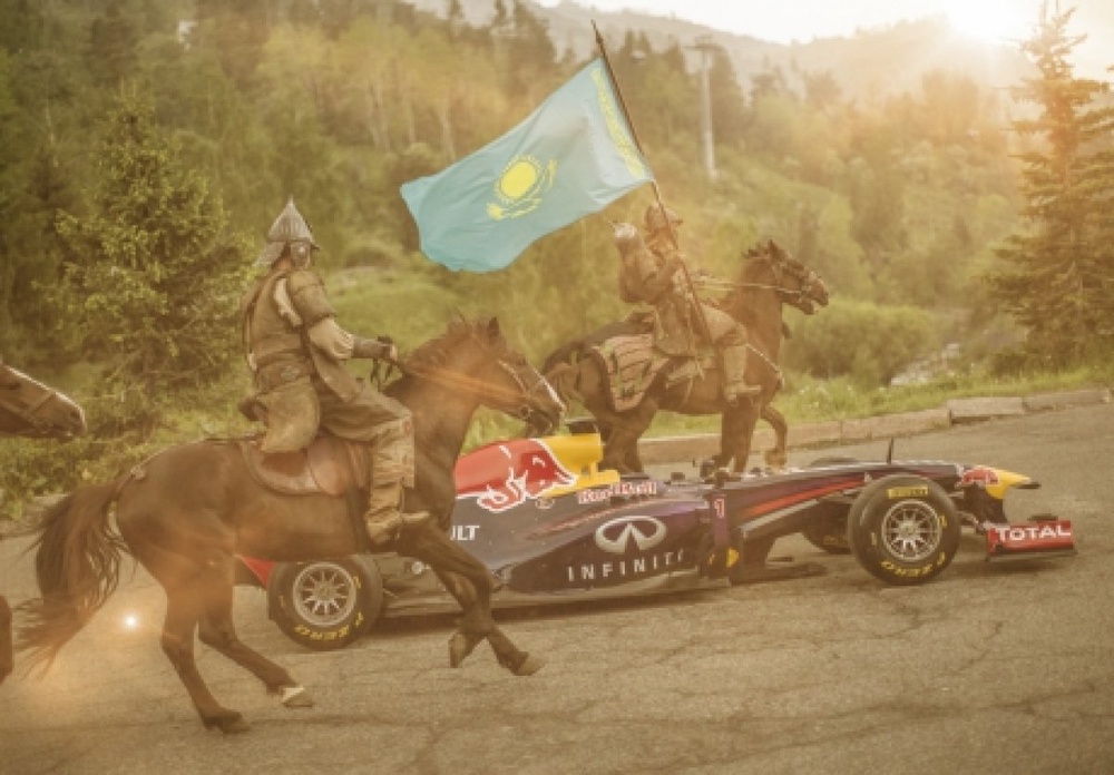 Болид "Формулы-1" в Казахстане. Фото организаторов мероприятия