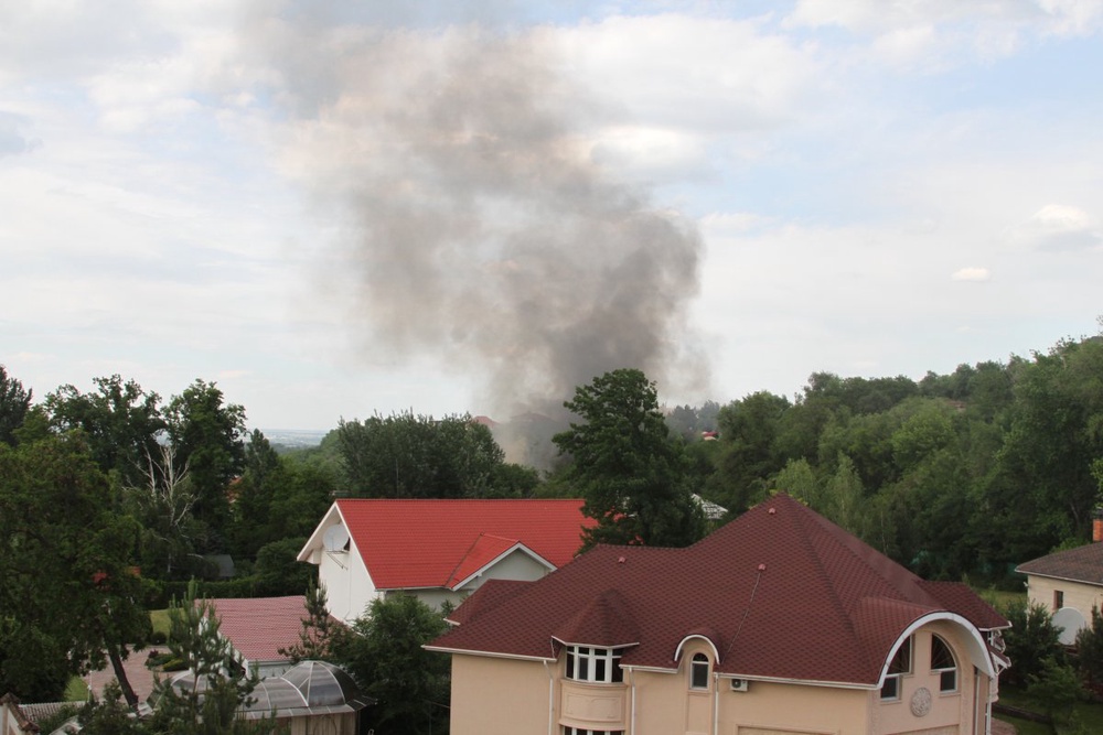 Дым был виден с улицы Сатпаева. ©Роза Есенкулова