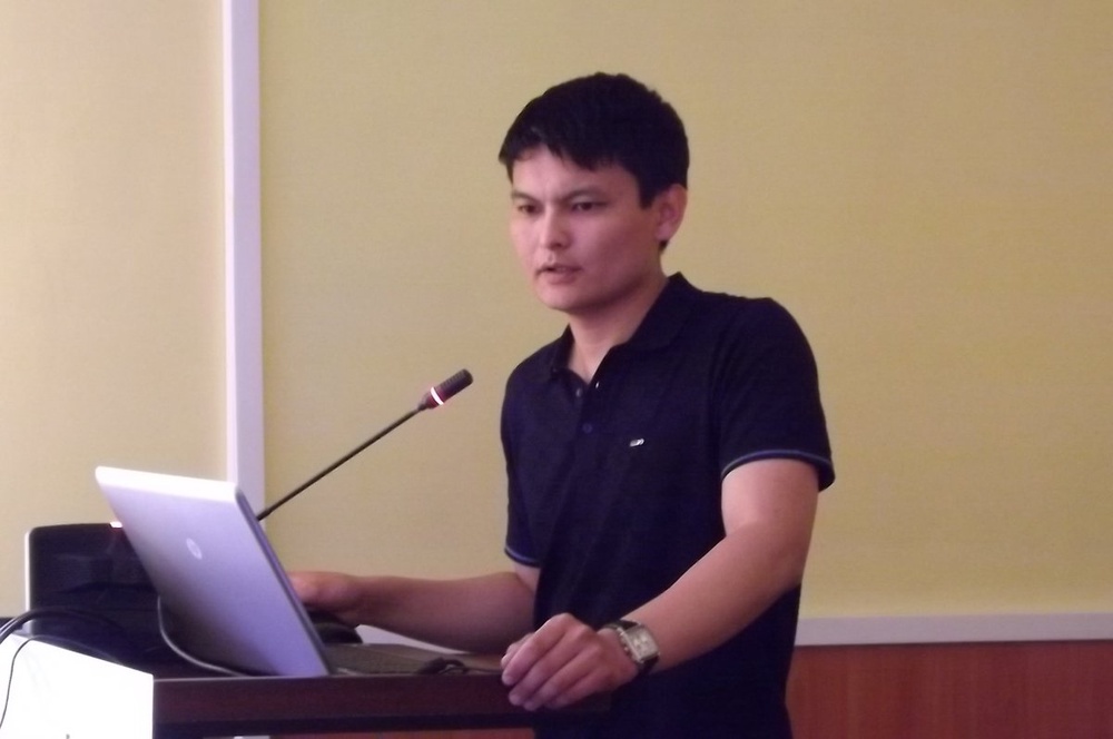 Берикбол Жандилов на презентации своего проекта. Фото Руслан Шакабаев