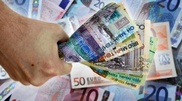 Тенге может продолжить укрепление по отношению к евро - эксперт