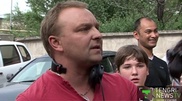 На оператора Tengrinews TV напали на съемках пожара в Алматы