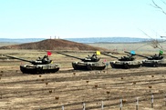 Казахстанские военные прибыли на соревнования по танковому биатлону