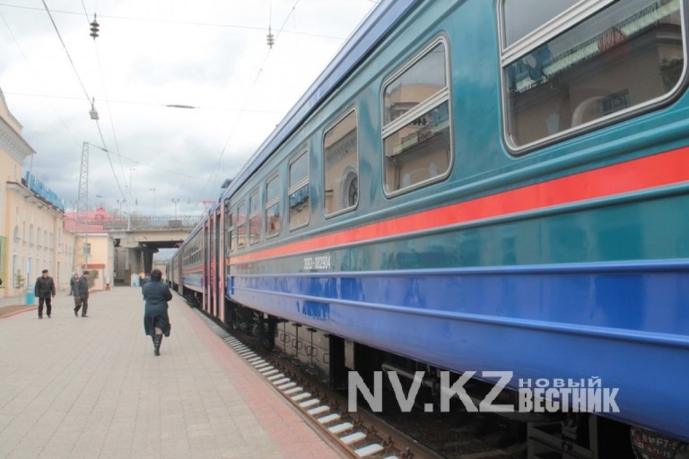 Барнаул астана поезд. Астана Караганда поезд поезд. Поезд Караганда станция Женис. Поезд Самара Караганда.