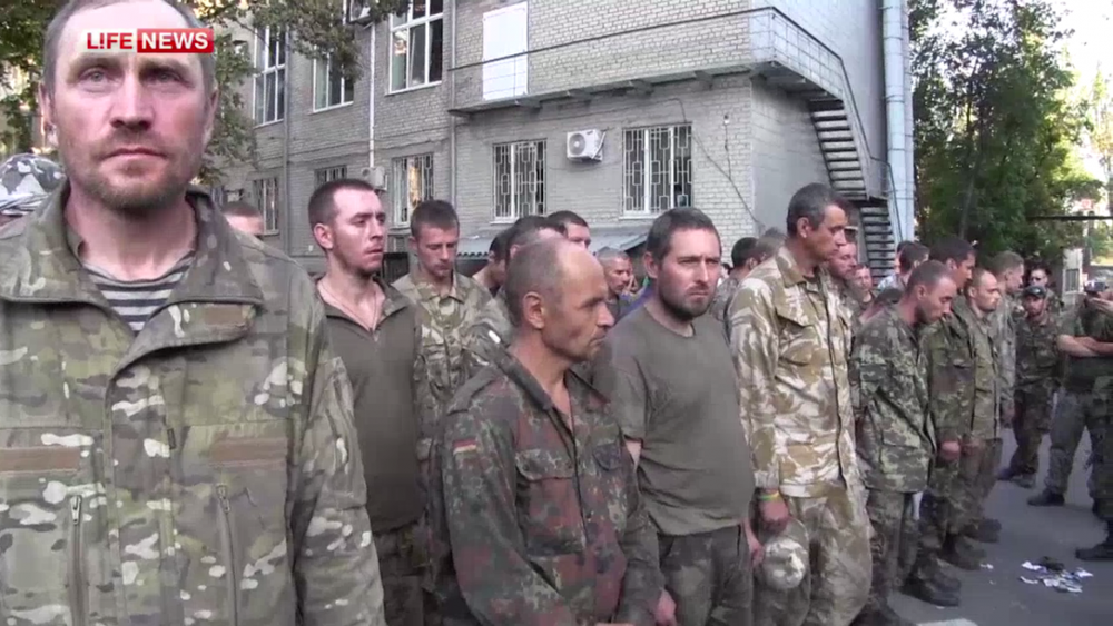 Пленные украинские военные. © lifenews.ru