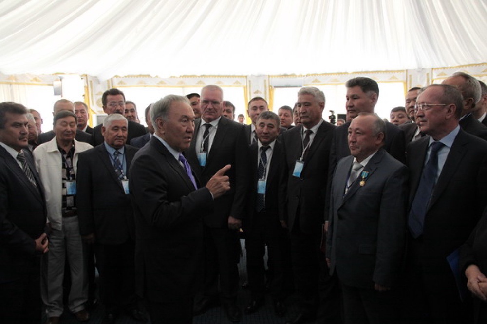 Нурсултан Назарбаев на встрече с представителями общественности Костанайской области. Фото с сайта ng.kz