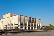 40 человек задержаны у театра имени Ауэзова в Алматы