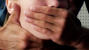В изнасиловании дочери обвиняют педагога в Атырау - СМИ