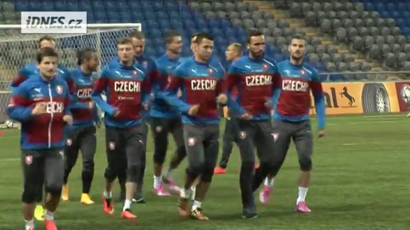Футболисты сборной Чехии на стадионе в Астане. © youtube.com