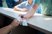 Новые удостоверения личности с хорошим фото начнут выдавать с 1 декабря