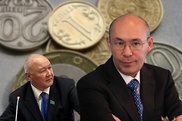 Депутат попросил Келимбетова укрепить доверие к тенге