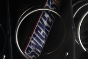 Рекламу шоколада Snickers со словами о голоде сочли недопустимой в Казахстане