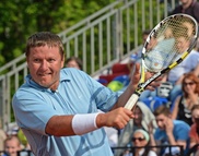 Евгений Кафельников издевается над Марией Шараповой