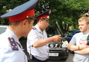 Казахстанских полицейских предложили научить улыбаться