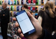 Жители СНГ стали ездить в РФ за iPhone из-за низкого курса рубля