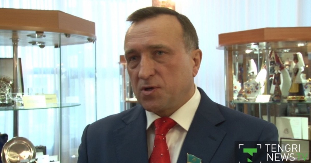 депутат Сената Парламента Сергей Громов. Скриншот с видео  TengrinewsTV