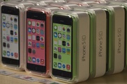 Выпуск бюджетных iPhone 5c прекратится в 2015 году