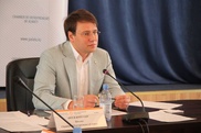 На незаконный арест счетов и недоступность чиновников пожаловались предприниматели Алматы