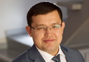 Государство пообещало не делать резких колебаний курса тенге в 2015 году -  экономист