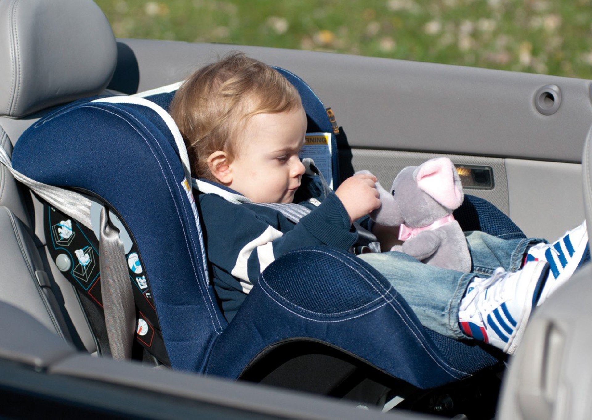 Категории детских автомобильных кресел и возраст