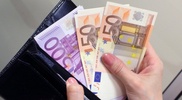 Курс евро к доллару достигает новых минимумов