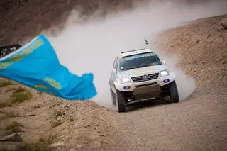 Пилот Astana Motorsports уверенно держится в ТОП-10 ралли-марафона "Дакар-2015"