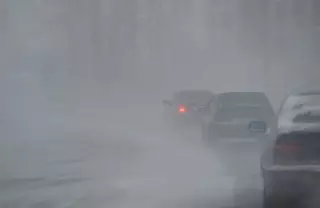 Закрыты дороги в ряде областей Казахстана из-за метели