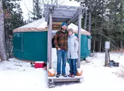 Американская пара полтора года живет в юрте