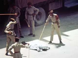 Жителя Саудовской Аравии приговорили к порке за ввоз алкоголя