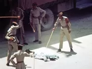 Жителя Саудовской Аравии приговорили к порке за ввоз алкоголя