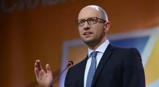 Армия Украины должна быть увеличена на треть - Яценюк