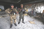 В аэропорту Донецка найдены "тела в натовской форме" - ДНР