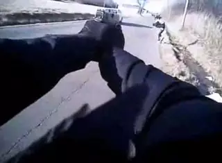 Видео убийства темнокожего полицейским опубликовали в США