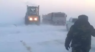 Из-за морозов на севере Казахстана ограничено движение на автодорогах