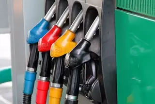 Дешевый бензин из России может остановить работу казахстанских НПЗ - Школьник