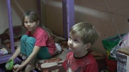 Полиция Алматы: Живущая на автомойке с детьми женщина алкоголизмом не страдает