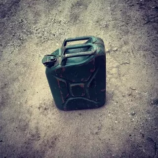 Житель Петропавловска случайно вылил на себя бензин и загорелся