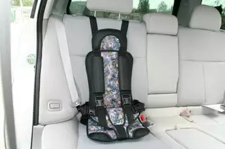 Удерживающие устройства для детей в такси выпускают в колонии Петропавловска