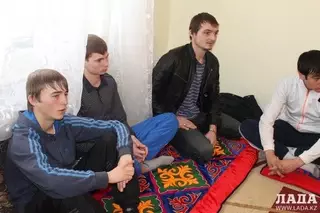 Выпускники детдома объявили голодовку в Актау