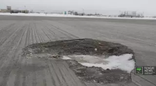 Строители взлетно-посадочной полосы аэропорта Уральска устранят дефекты за сутки