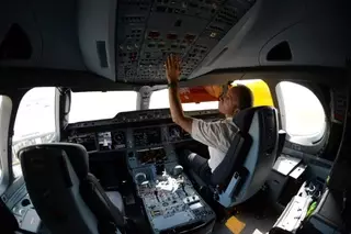 Пилоты Казахстана пожаловались на поздний выход на пенсию