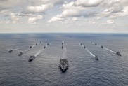 Южная Корея и США впервые провели совместные военные учения у границы с КНДР