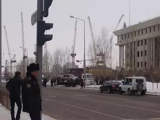 У здания Министерства обороны Казахстана взорвался автомобиль