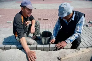 Казахстан усилит контроль в связи с высвобождением мигрантов из России