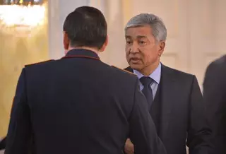 Тасмагамбетов подтвердил наличие фамилий в предсмертной записке военнослужащего