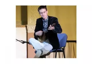 Домбрист из Семея не может поехать на фестиваль в Москву из-за финансовых проблем