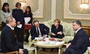 Путин и Порошенко пожали руки перед началом саммита в Минске