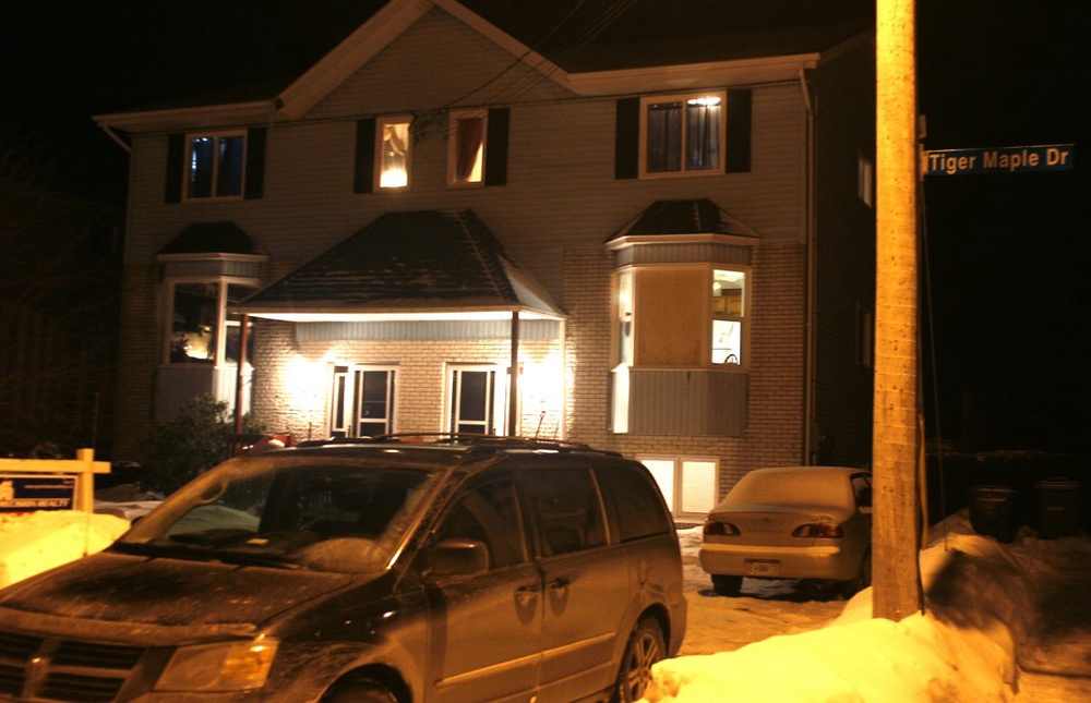 Дом в Канаде, в котором нашли тело подозреваемого в организации массового расстрела людей. Фото©Reuters.