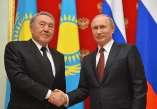 Назарбаев и Путин подчеркнули важность прекращения огня на Украине 15 февраля