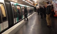 Фанаты "Челси" опозорились в парижском метро